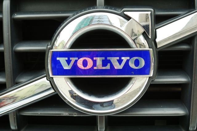 Volvo  -    