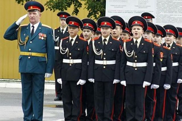 Кадеты суворовское. Кадетский корпус Суворовское училище. Суворовское кадетское училище в Москве. Суворовское училище кадетского корпуса Москва.