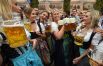 На «Октоберфесте» Вам подадут только чистое пиво, сваренное в Мюнхене.