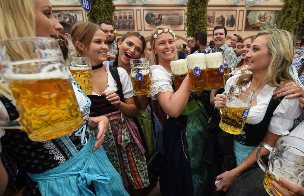 На «Октоберфесте» Вам подадут только чистое пиво, сваренное в Мюнхене.