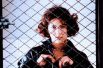 Образ подростка, которого Софи Марсо играла в кино, наскучил актрисе. Она ищет новые роли, пытаясь выйти за рамки сложившегося имиджа. В образе взрослеющей девушки Софи Марсо появляется в фильмах «Шальная любовь» (1985) и «Полиция» (1985).