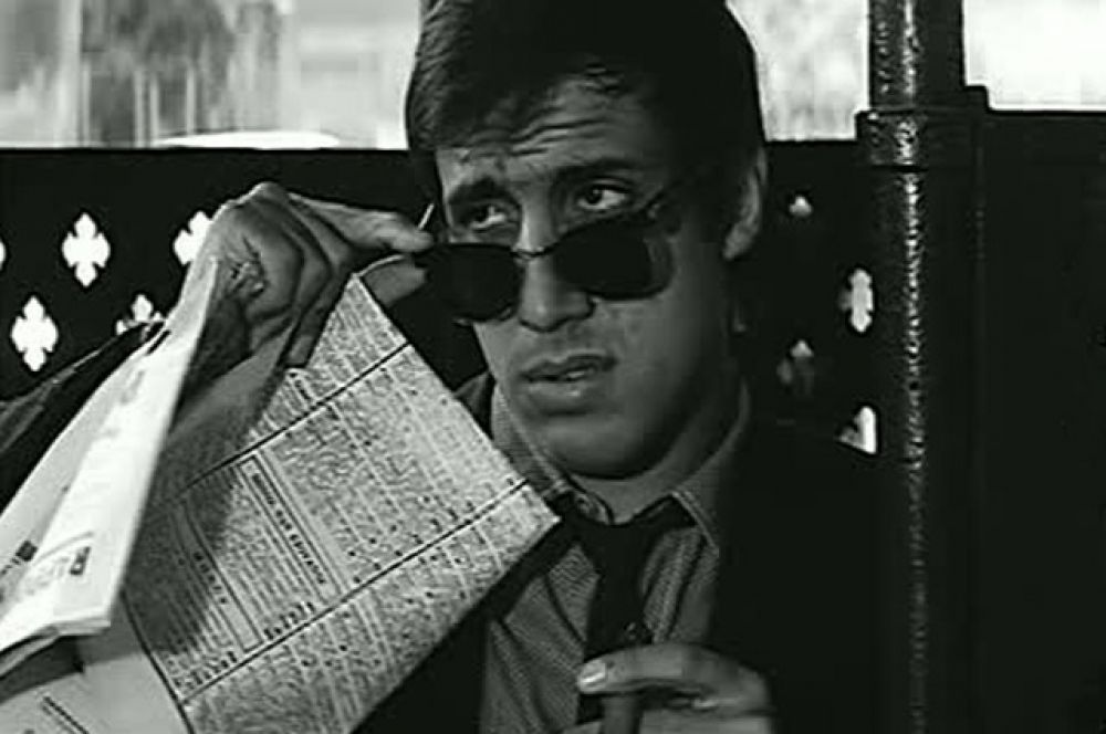 Спустя пять лет Челентано — уже восходящая звезда кино — дебютируют в режиссуре криминальной комедией «Суперограбление в Милане» (1964 г.), где, помимо Челентано, сыграла его супруга Клаудия Мори.