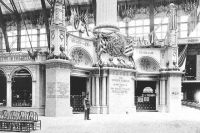 Стенд компании Tiffany & Co на выставке 1893 года. ©