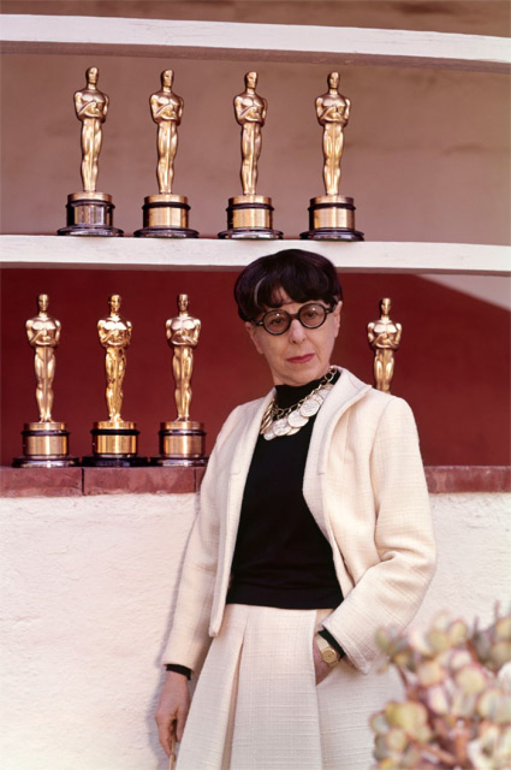 Наибольшее количество «Оскаров» (среди женщин): 8 наград у дизайнера костюмов Эдит Хэд.