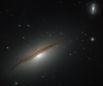 Телескоп «Хаббл» сделал снимок галактики UGC 12591, находящейся на расстоянии 400 миллионов световых лет от Земли и расположенной в самой западной части сверхскопления Персея-Рыб — длинной цепи скоплений галактик, которая протянулась на сотни миллионов световых лет.