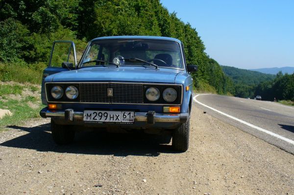 В 1976 году на базе ВАЗ-2103 была разработана модель 2106 – 4-х дверный седан, представлявший собой очередную переработанную версию Fiat 124.