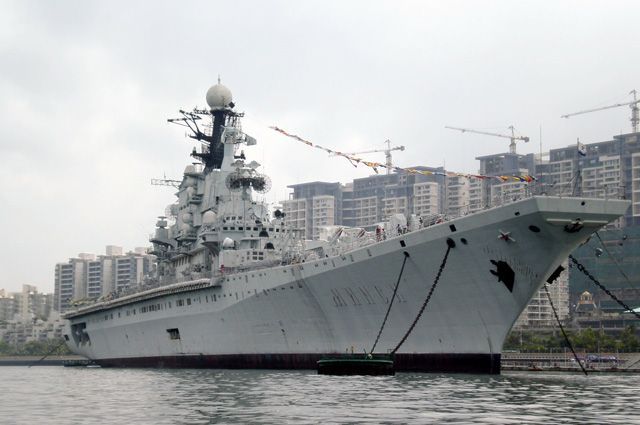 Крейсер «Минск» в Китае.
