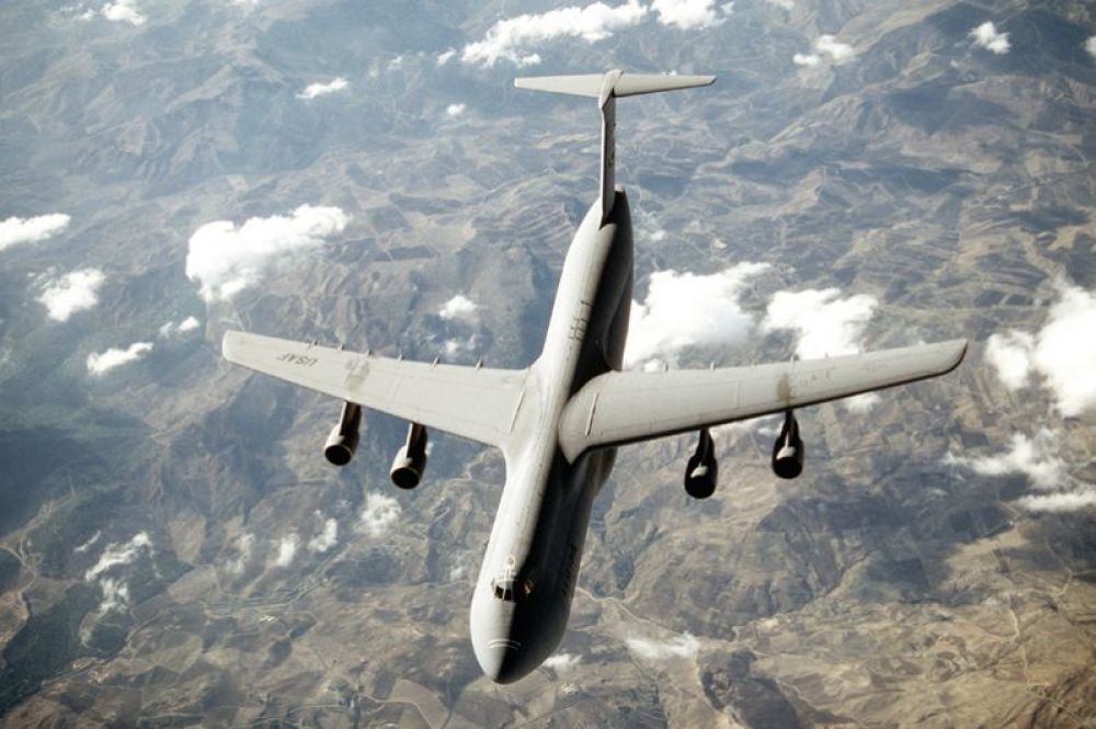 Lockheed C-5 Galaxy — американский стратегический военно-транспортный самолёт повышенной грузоподъёмности. Третий после АН-225 и АН-124 по грузоподъемности грузовой самолёт в мире, и второй после АН-124 по грузоподъемности серийный грузовой самолёт.