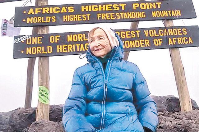Ангела Викторовна Воробьёва на вершине горы Килиманджаро.