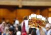 К участию в фестивале допускаются только мюнхенские пивоваренные компании, которые варят для него специальное пиво с содержанием алкоголя 5,8-6,3 процента.