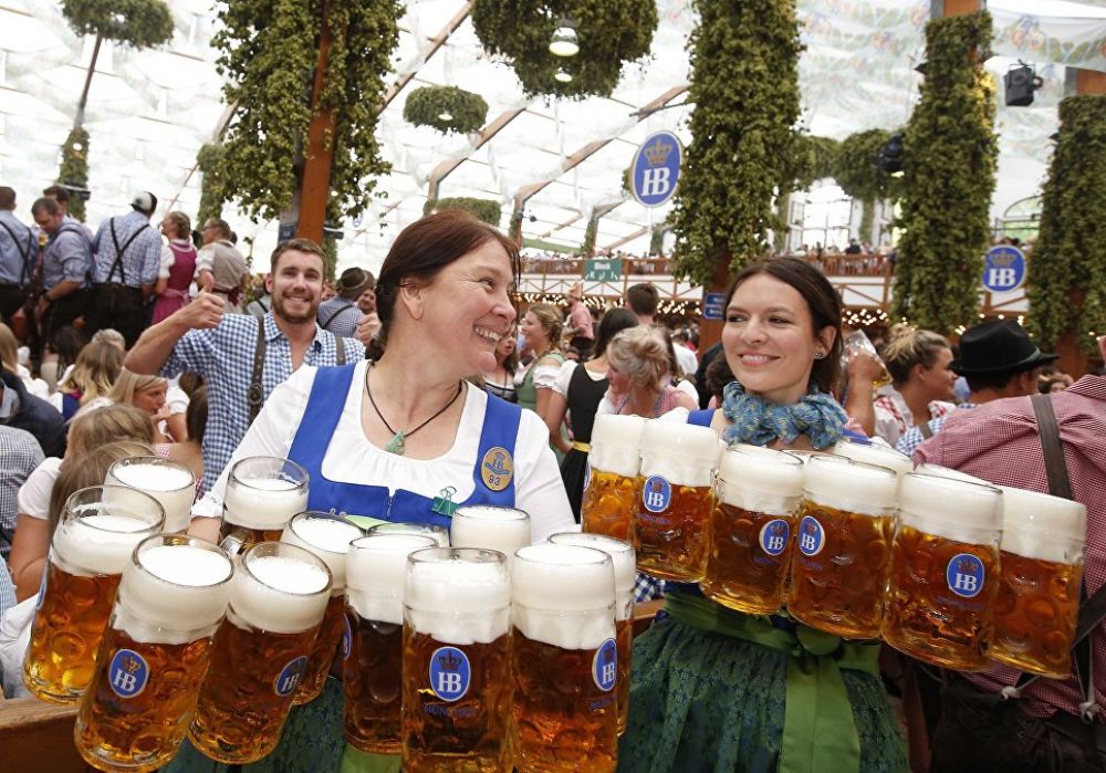 Стоимость одной кружки пива на фестивале в этом году составляет 10,95 евро.
