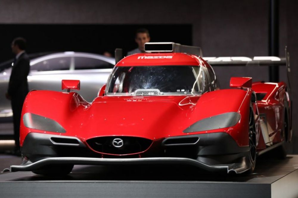 Спортивный прототип Mazda RT24-P.