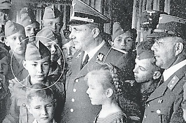 Борман-младший на встрече с отцом в школе НСДАП, 1942 г.
