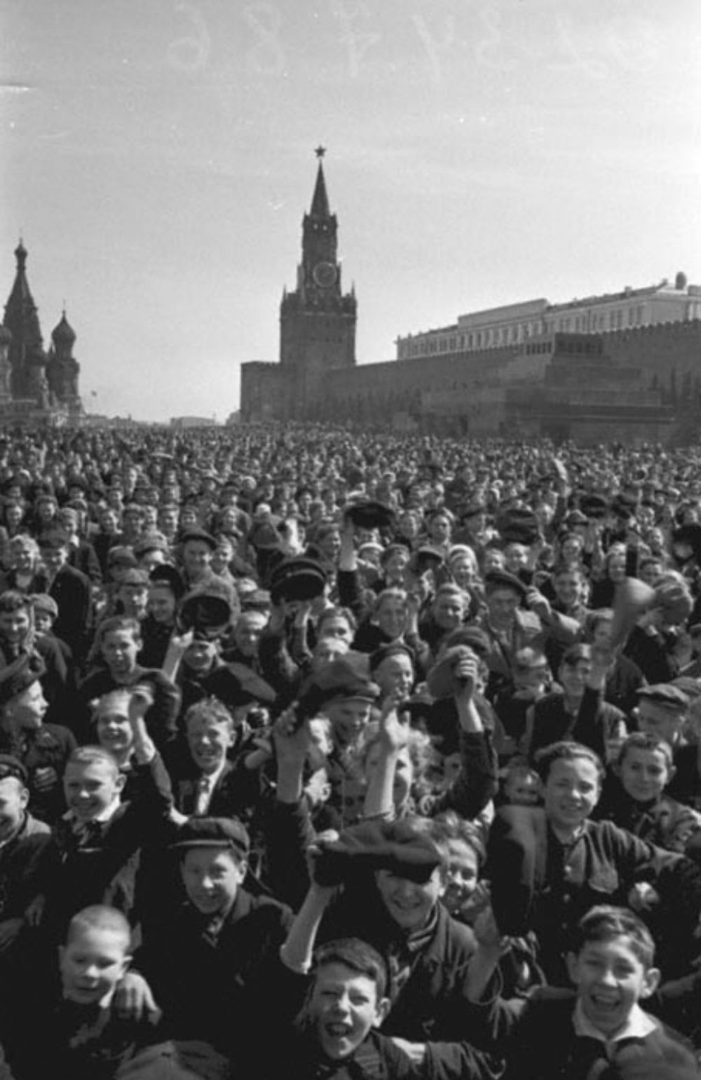 На Красной площади 9 мая 1945 года