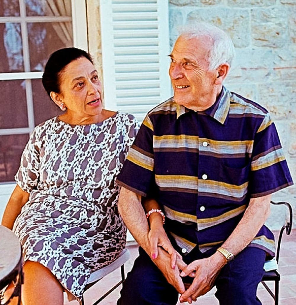 Известный во всём мире художник, уроженец Беларуси Марк Шагал вступил в повторный брак, когда ему было 64. С супругой Валентиной Бродской он прожил до самой смерти, их брак продлился 34 года.