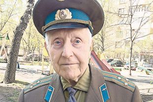 Ветеран Евгений Лебедев.