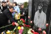 Люди, пришедшие почтить память актера Николая Караченцова.