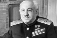 Иван Дмитриевич Папанин — cоветский исследователь Арктики, доктор географических наук, контр-адмирал, дважды Герой Советского Союза. 