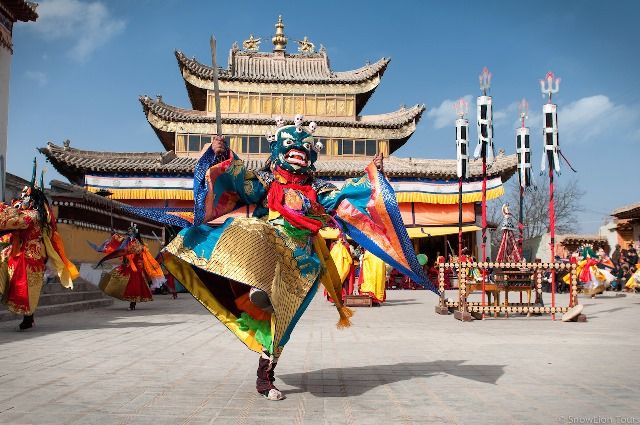 Туристы стремятся в Тибет не только ради экзотических пейзажей, но и чтобы выведать, как продлить жизнь.