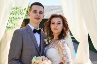 Алина и Иван поженились в июле этого года. Предложение руки и сердца парень сделал в апреле.