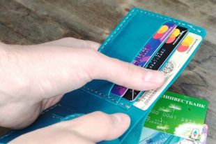 Сумма за обслуживание трех карт может доходить до 50-100 руб. в год.