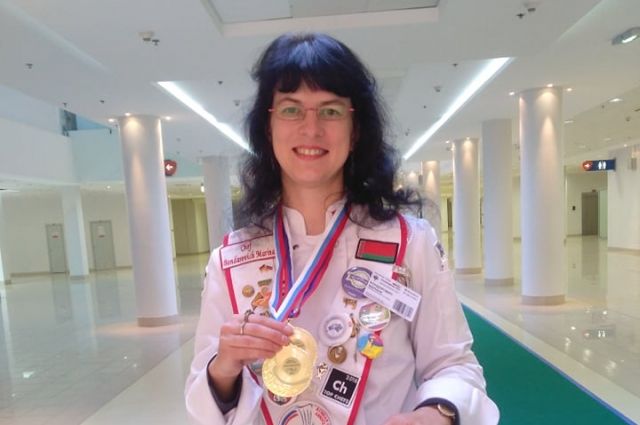 Белоруска Марина БОНДАРОВИЧ получила золотую международную медаль в конкурсе кондитеров за шоколадные конфеты с соленой карамелью.