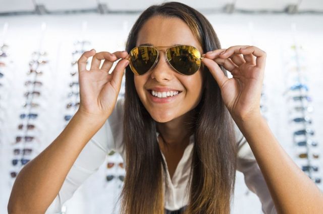 Ищите на очках маркировки: UV-400, UVA+UVB, UV-protect.