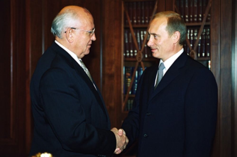 Михаил Горбачев и Владимир Путин, 2001 г.