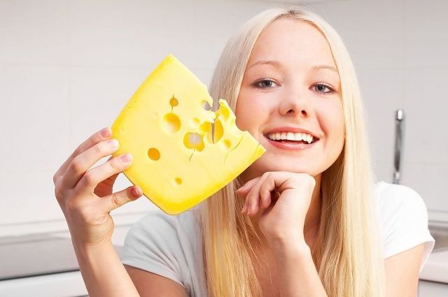 Полную потребность организма в кальции обеспечивают, например, 170 г сыра в сутки.