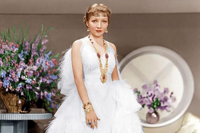 В фильме 1935 года «Позолоченная лилия» Клодетт Кольбер выглядела превосходно. 