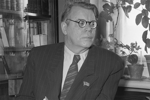 Поэт Михаил Исаковский, 1955 г.