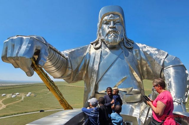 Выбрали себе хана. Почему в Монголии повсюду изображения Чингисхана |  Зарубежье | АиФ Аргументы и факты в Беларуси