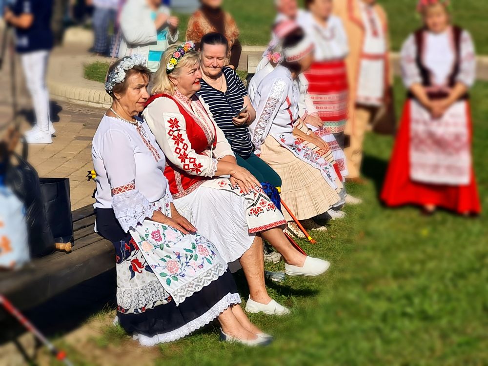 Кстати, в Беларуси проживают 1 млн 300 тыс. человек 65-ти лет и старше.