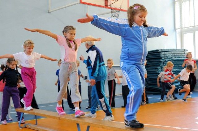 Фитнес-эксперт рассказал, почему школьникам важно ходить на уроки физкультуры