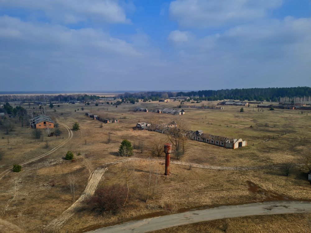 Заброшенная деревня Погонное была довольно большим населенным пунктом. Здесь до аварии проживали 1053 человека. 