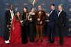 Триумфатором среди комедийных сериалов стала «Киностудия» — язвительное шоу об изнанке Голливуда с остроумными сюжетными виражами и огромным количеством звездных камео. Всего сериал получил 13 премий «Эмми», побив рекорд по количеству призов среди комедийных сериалов.