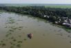 Учебный день начинается, когда лодки причаливают к берегу.