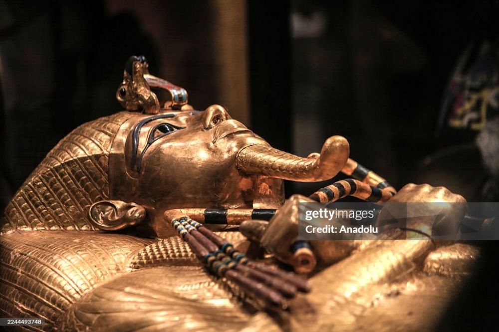 Золотой гроб Тутанхамона. 