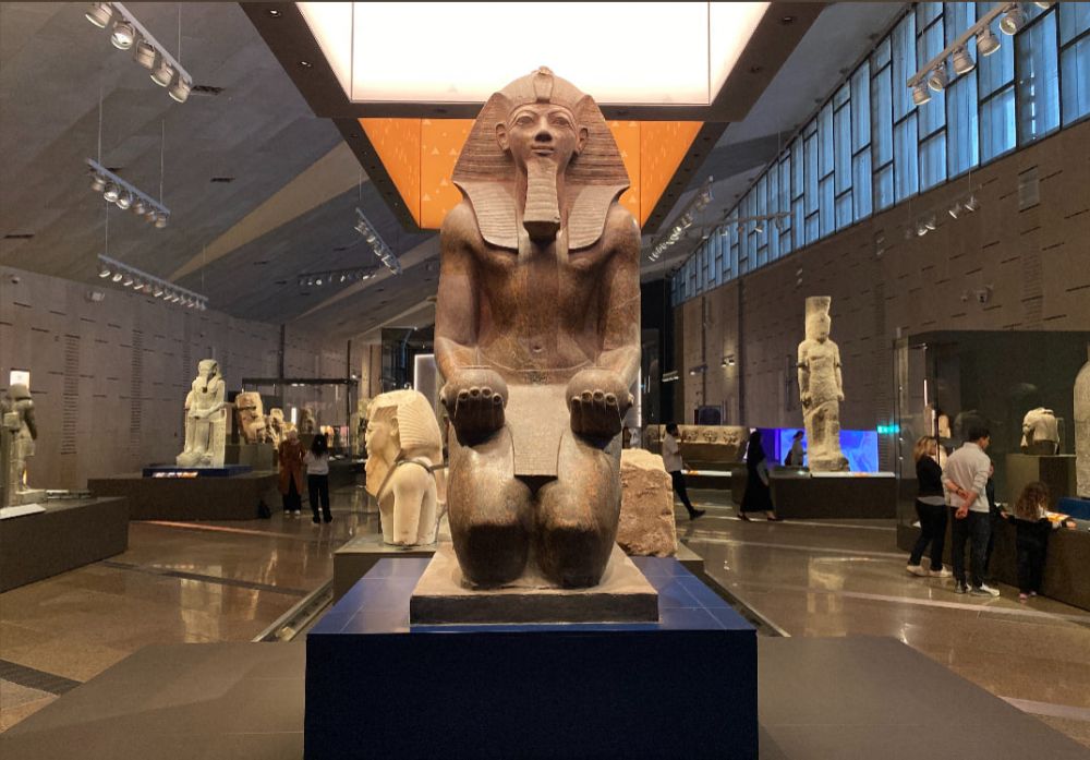 Помимо монументальных галерей, в комплексе расположены одни из самых современных лабораторий реставрации и консервации. 