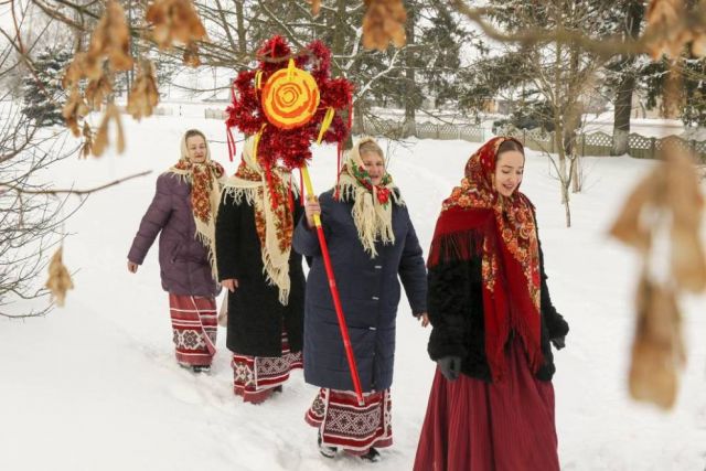 Многие события в начале календарного года связаны с традицией колядок. 