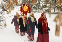 Многие события в начале календарного года связаны с традицией колядок. 