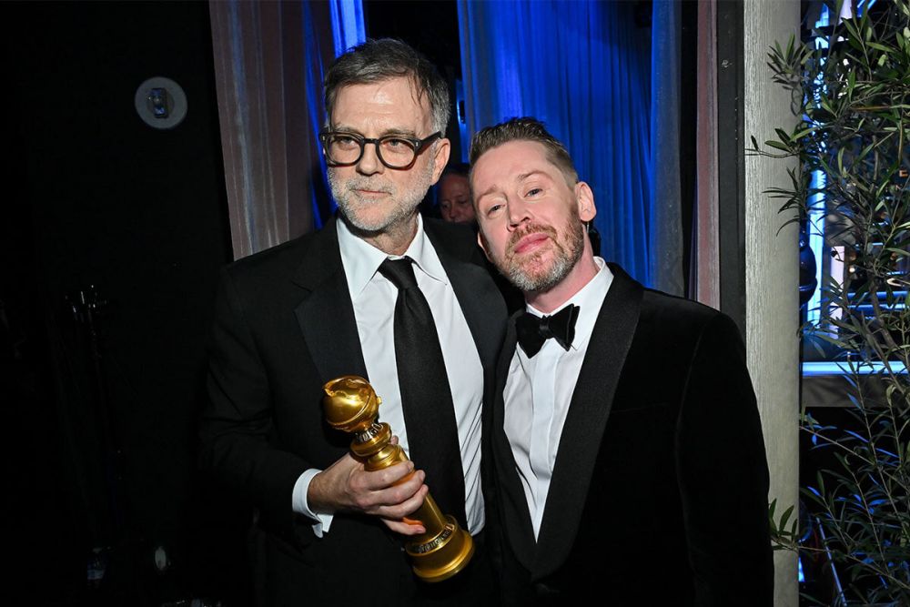 Маколей Калкин объявил победителя в номинации «Лучшая режиссура» - Пола Томаса Андерсона. 