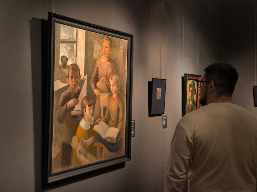 Ранним работам художника присущи черты романтизма. Более поздние работы отличаются народностью образов, скульптурной объёмностью форм. 