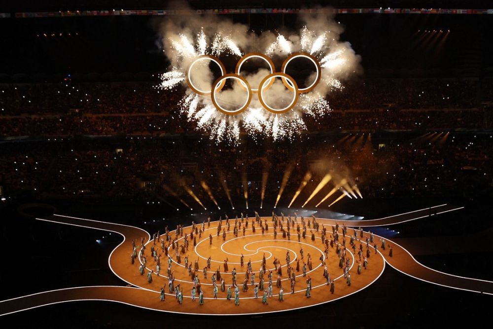 Основная часть церемонии открытия XXV зимних Олимпийских игр состоялась в Милане, на стадионе «Сан-Сиро».