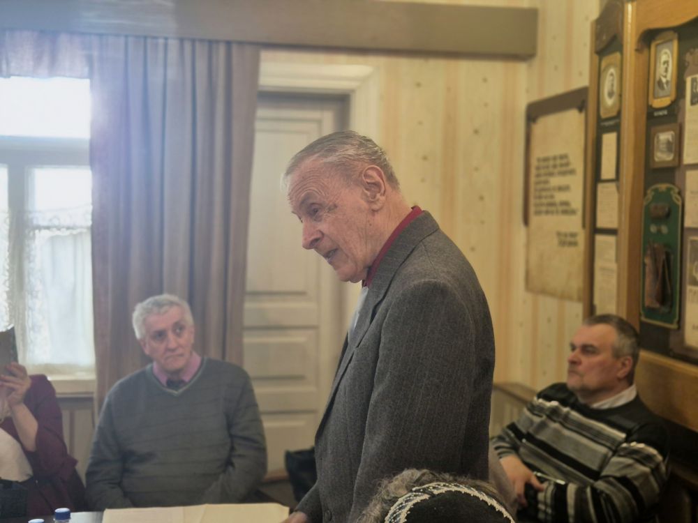 Сын Яфім Самуілавіч (на фота) успамінаў: бацька зняў гэты дом у настаўніка і планаваў перавезці сюды ў Мінск усіх сваіх братоў і сясцёр з вёскі, у якой было ўсяго дваццаць хат.