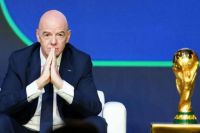 Джанни Инфантино принес официальные извинения, но это не уберегло его от массовой критики в свой адрес. 