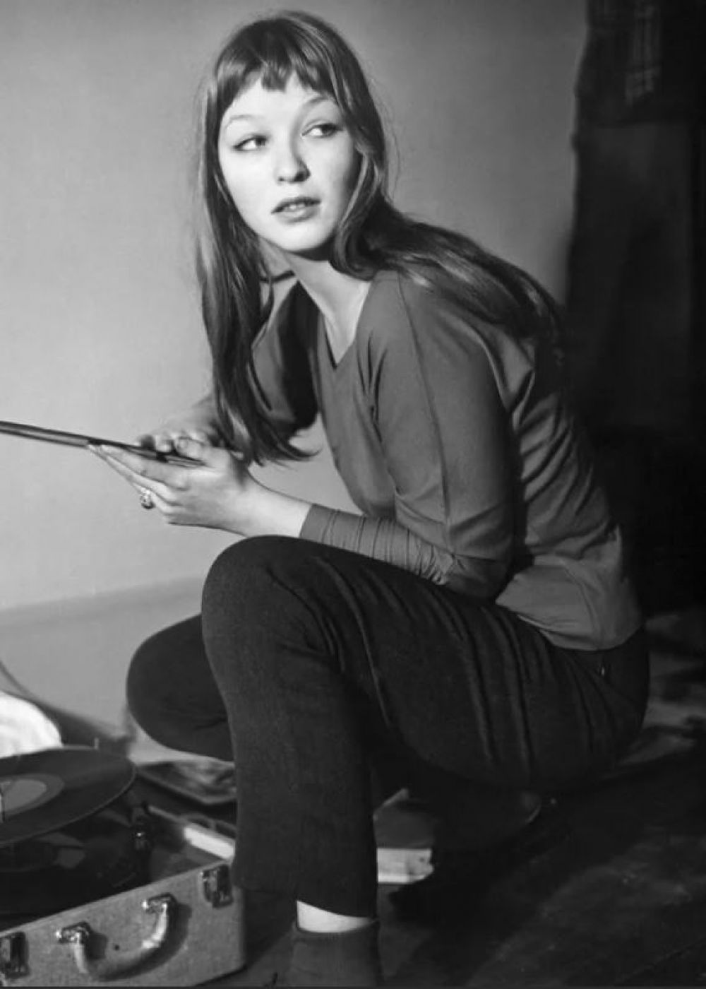Марина Влади потеряла отца, когда ей было 12 лет (по другим данным — 13). После его смерти актриса взяла псевдоним «Влади» в честь отца, сократив его имя. Это решение было связано с желанием увековечить память родителя.